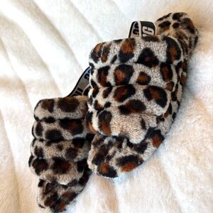 UGG FLUFF YEAH Sheepskin Cheetah Print Slides/Slippers SZ 7